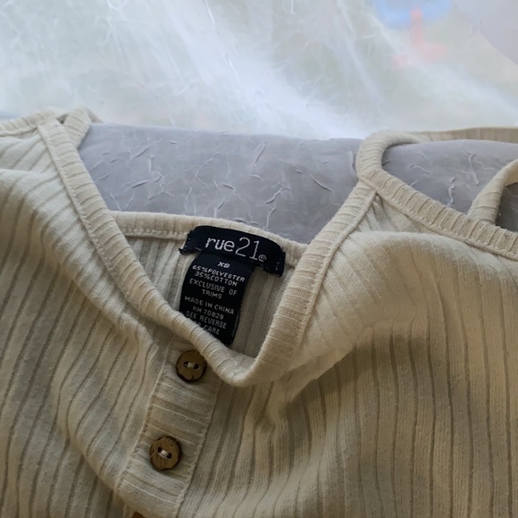 A Xs top from Rue21 - Picture 3 of 3